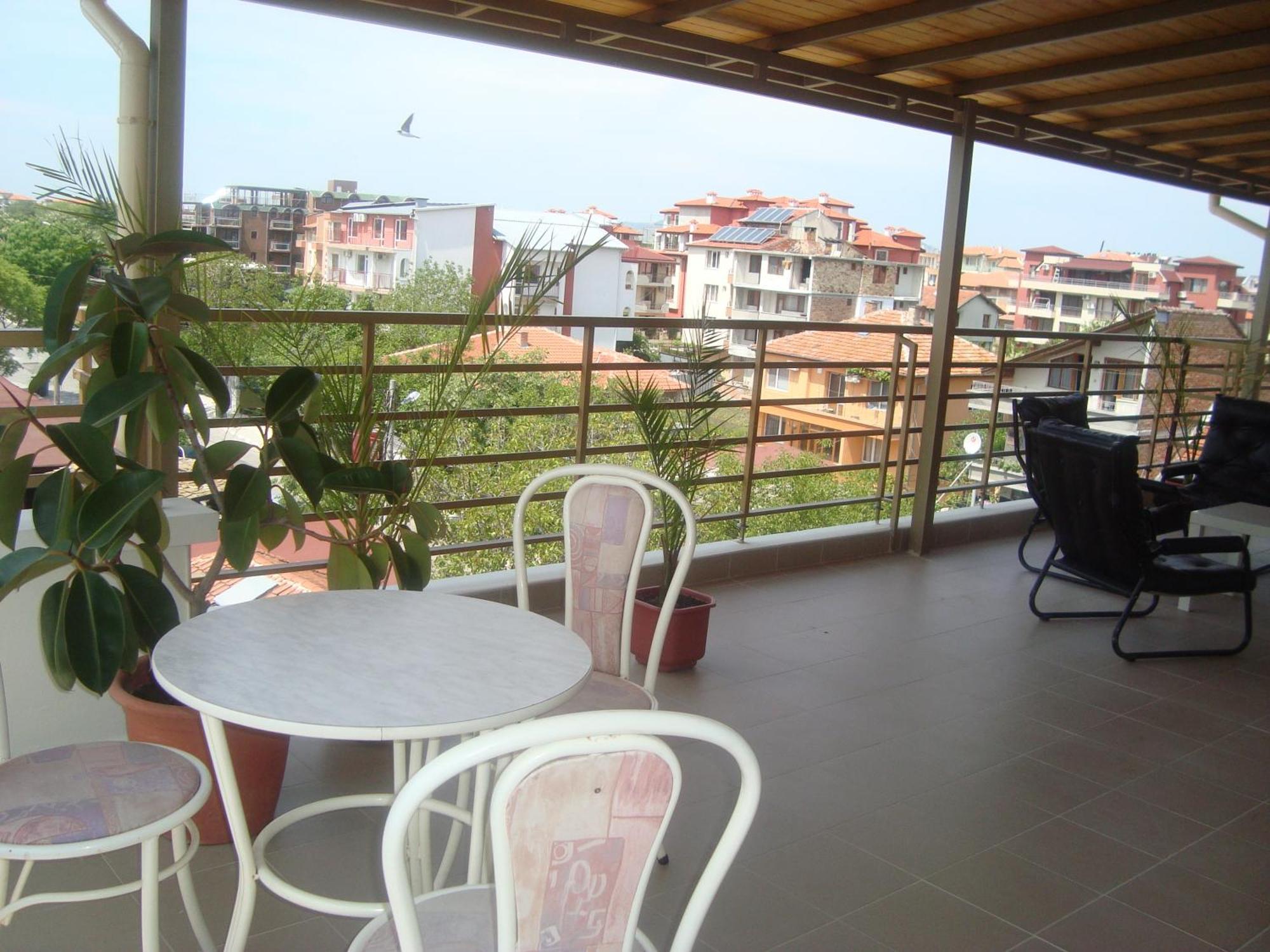 Hotel Astra Ravda Buitenkant foto